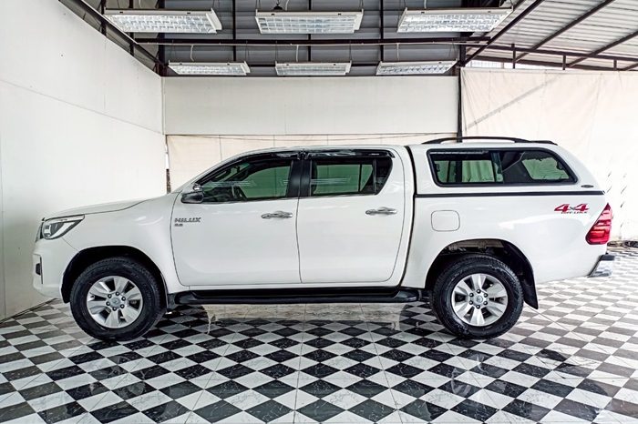 REVO 4WD 2020 2.8G AT DOUBLE CAB WHITE  8581 full