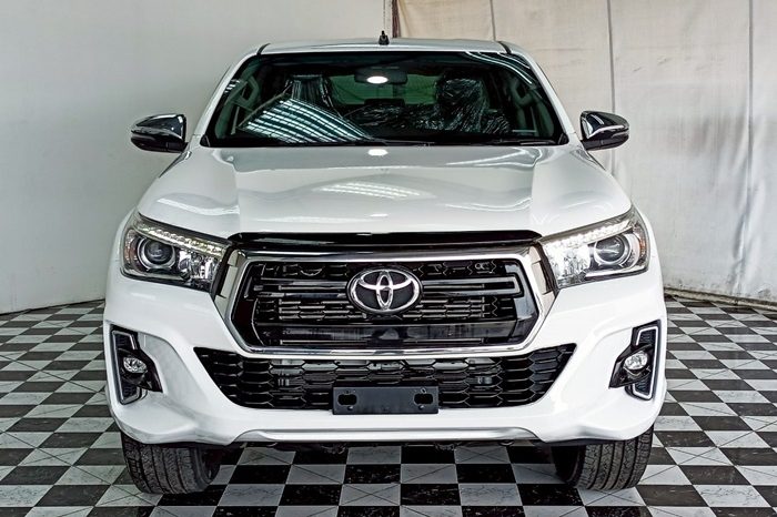 REVO 4WD 2020 2.8G AT DOUBLE CAB WHITE  8581 full
