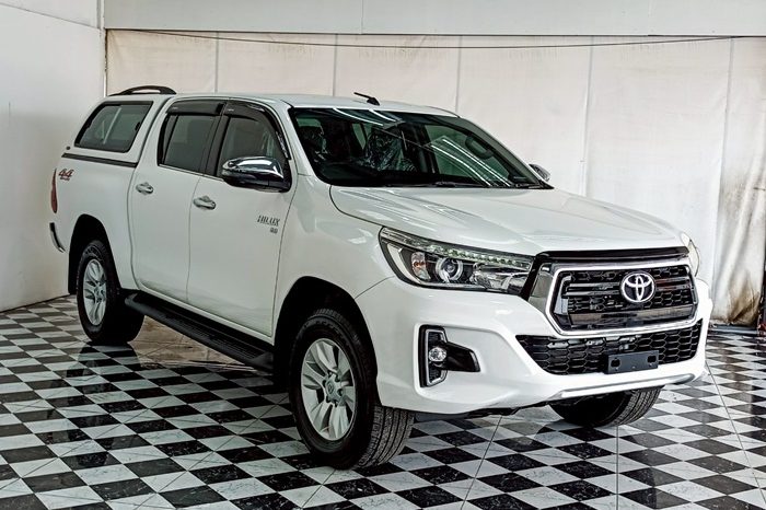 REVO 4WD 2020 2.8G AT DOUBLE CAB WHITE  8581 full