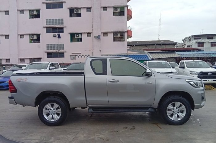 REVO 4WD 2020 2.4E MT SMART CAB SILVER  3681 full