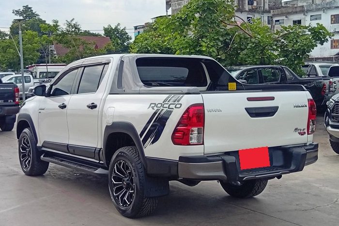 ROCCO PRE 2019 2.8G AT DOUBLE CAB WHITE  34 full