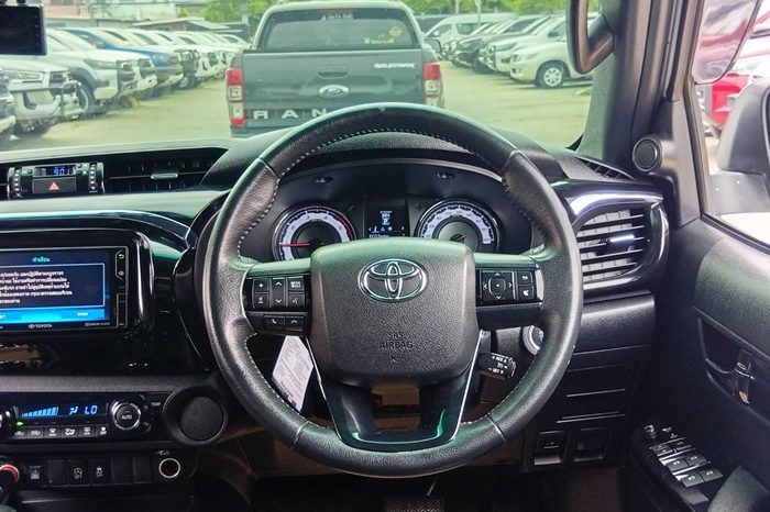 ROCCO PRE 2019 2.8G AT DOUBLE CAB WHITE  34 full