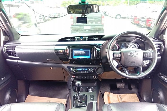 ROCCO PRE 2019 2.8G AT DOUBLE CAB WHITE  34 full