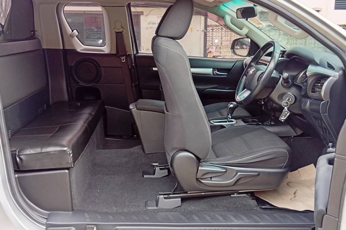 REVO PRE 2019 2.4E AT SMART CAB SILVER  1526 full
