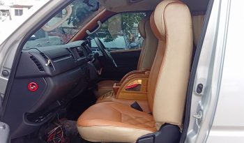 TOYOTA 2WD 2018 3.0 AT COMMUTER SILVER  3487 full