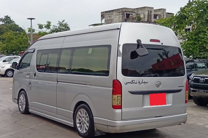 TOYOTA 2WD 2018 3.0 AT COMMUTER SILVER  3487 full