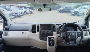 TOYOTA 2019 2WD 2.8 MT COMMUTER WHITE  2457 full
