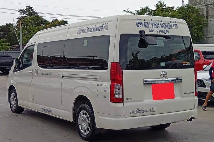 TOYOTA 2019 2WD 2.8 MT COMMUTER WHITE  2457 full