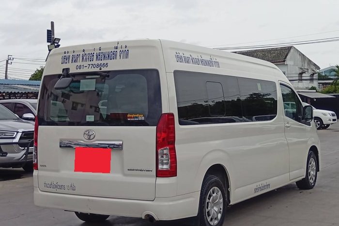 TOYOTA 2019 2WD 2.8 MT COMMUTER WHITE  2457 full