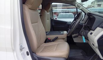 TOYOTA 2019 2WD 2.8 MT COMMUTER WHITE  2457 full