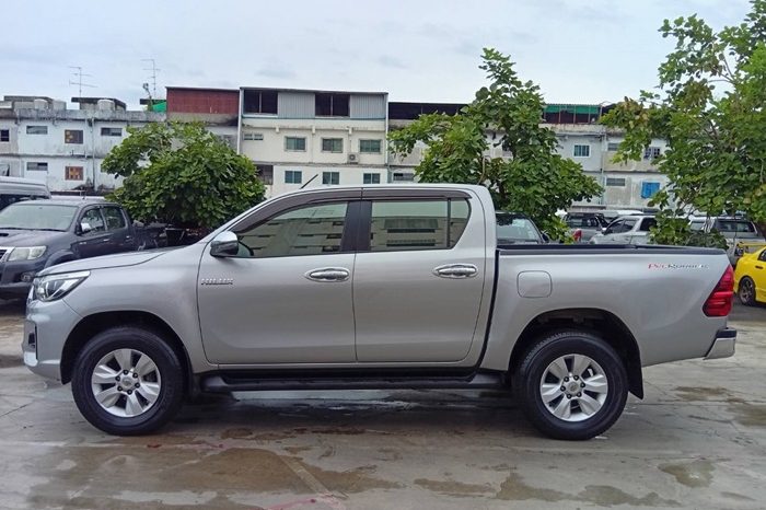 REVO PRE 2018 2.4E AT DOUBLE CAB SILVER  5193 full