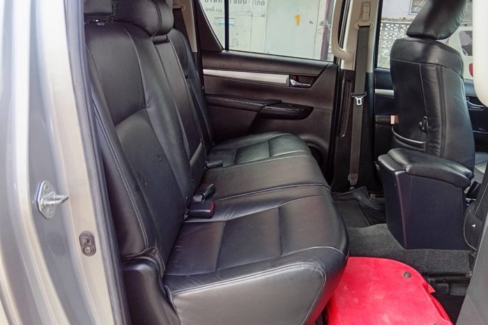 REVO 4WD 2021 2.4E MT DOUBLE CAB SILVER  8646 full