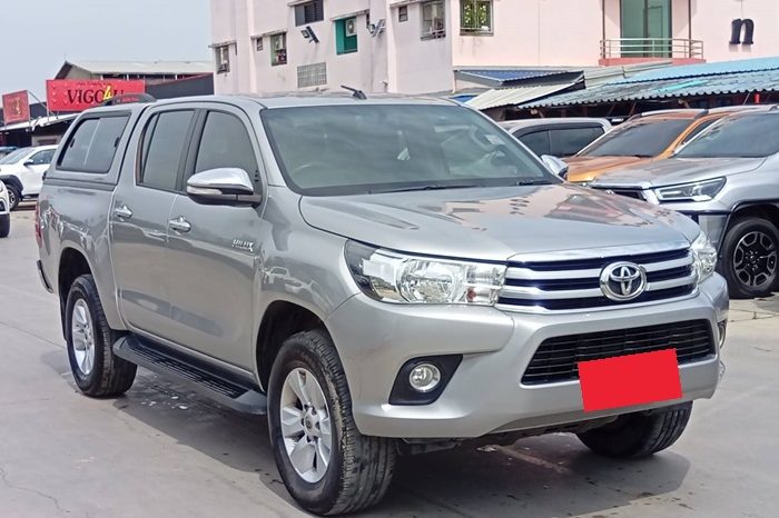 REVO PRE 2017 2.4E AT DOUBLE CAB SILVER  4941 full