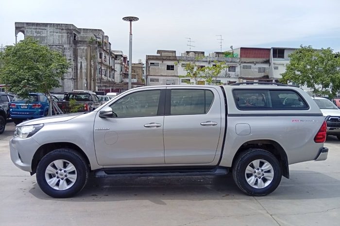 REVO PRE 2017 2.4E AT DOUBLE CAB SILVER  4941 full