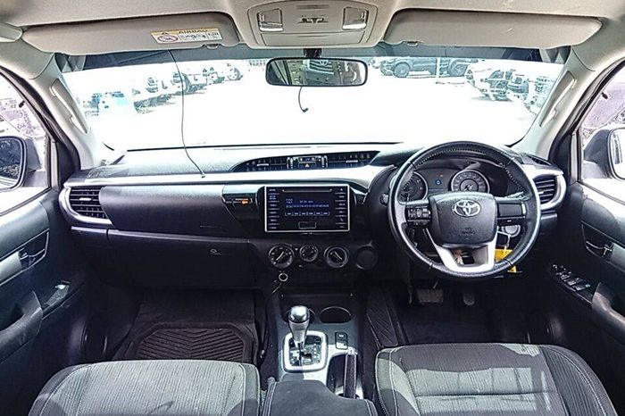 REVO PRE 2019 2.4E AT DOUBLE CAB BLACK  6762 full