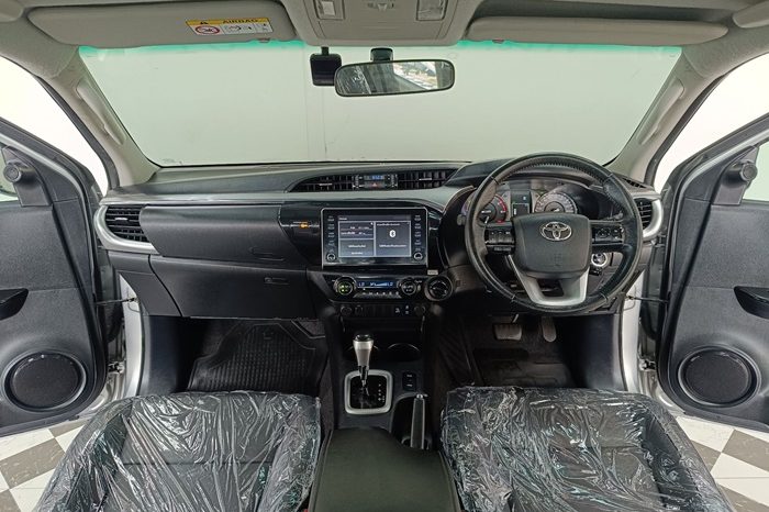 REVO 4WD 2022 2.8G AT DOUBLE CAB SILVER  9913 full