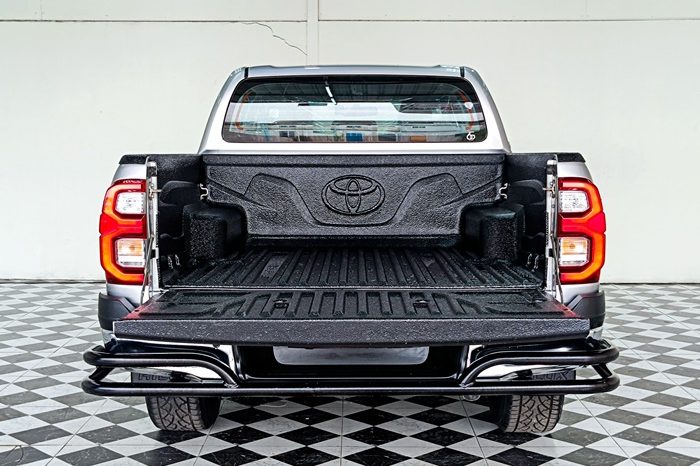 REVO 4WD 2022 2.8G AT DOUBLE CAB SILVER  9913 full