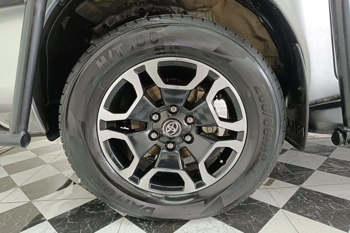 REVO 4WD 2022 2.8G AT DOUBLE CAB SILVER  9913 full