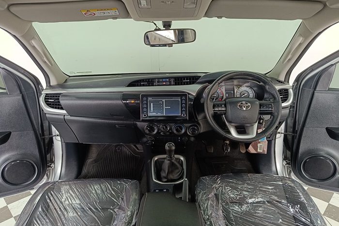 REVO 4WD 2021 2.4E MT DOUBLE CAB SILVER  2094 full