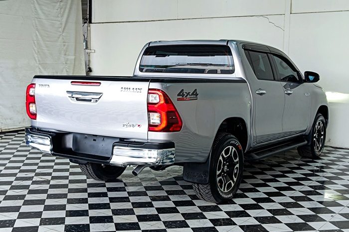 REVO 4WD 2021 2.4E MT DOUBLE CAB SILVER  2094 full