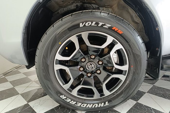 REVO 4WD 2021 2.4E MT DOUBLE CAB SILVER  2094 full