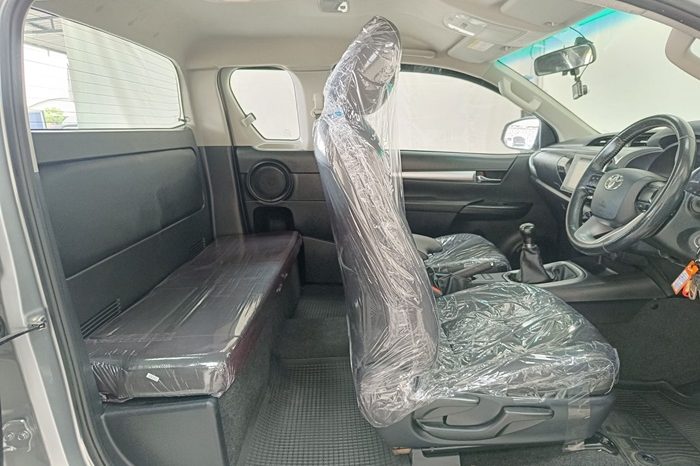 REVO 4WD 2020 2.4E MT SMART CAB SILVER  3700 full