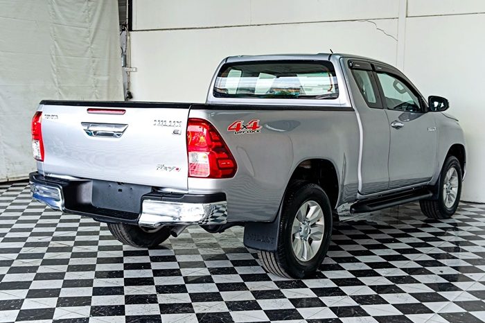 REVO 4WD 2020 2.4E MT SMART CAB SILVER  3700 full
