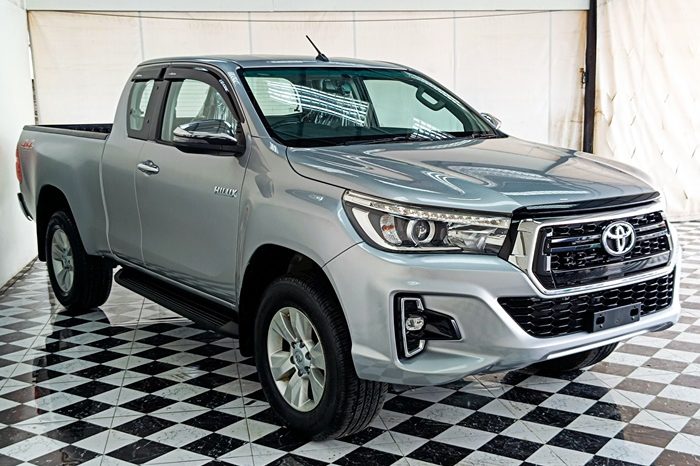 REVO 4WD 2020 2.4E MT SMART CAB SILVER  3700 full