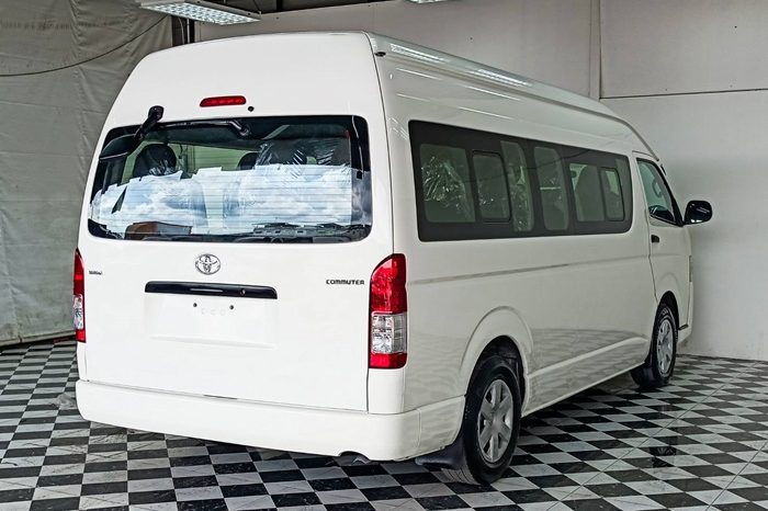 TOYOTA 2WD 2015 3.0 MT COMMUTER WHITE  7091 full