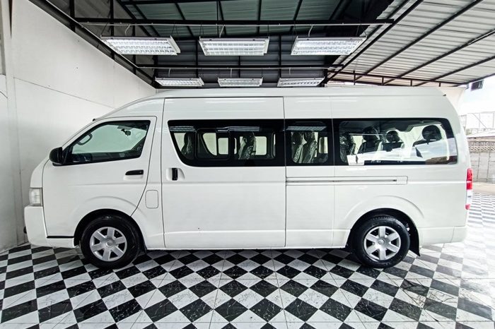 TOYOTA 2WD 2015 3.0 MT COMMUTER WHITE  7091 full