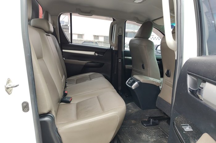 REVO 4WD 2016 2.8G AT DOUBLE CAB WHITE  3523 full