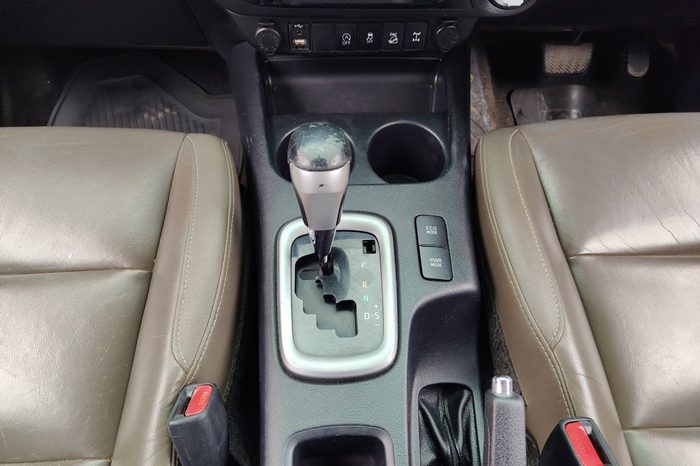 REVO 4WD 2016 2.8G AT DOUBLE CAB WHITE  3523 full