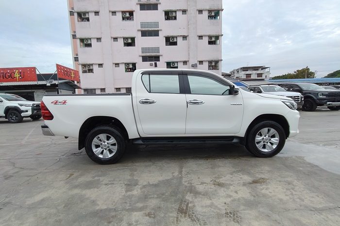REVO 4WD 2018 2.4E MT DOUBLE CAB WHITE  5222 full
