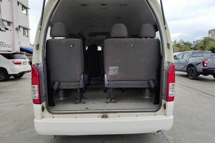 TOYOTA 2WD 2015 3.0 MT COMMUTER WHITE  7092 full