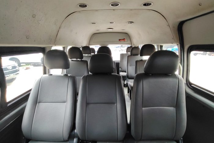 TOYOTA 2WD 2015 3.0 MT COMMUTER WHITE  7091 full