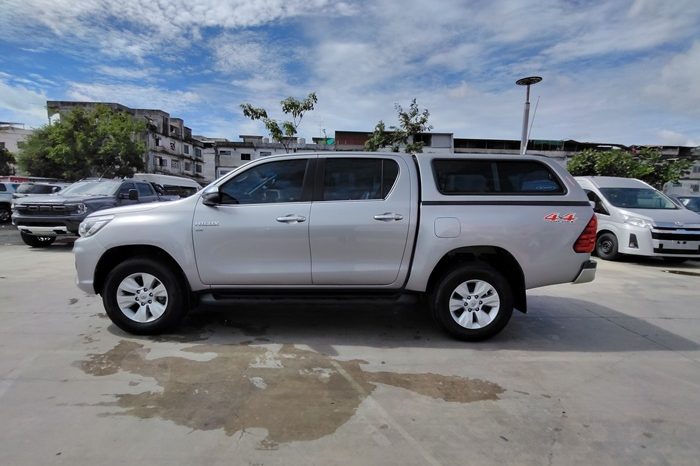 REVO 4WD 2020 2.8G AT DOUBLE CAB SILVER  4032 full