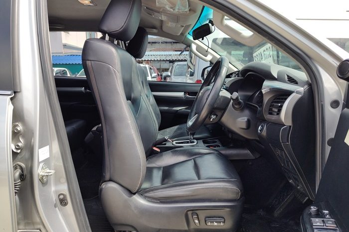 REVO 4WD 2020 2.8G AT DOUBLE CAB SILVER  4032 full