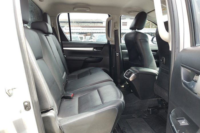 REVO 4WD 2020 2.8G AT DOUBLE CAB SILVER  4032 full