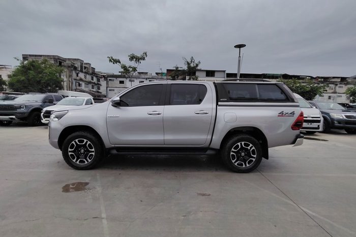 REVO 4WD 2021 2.4E MT DOUBLE CAB SILVER  8644 full
