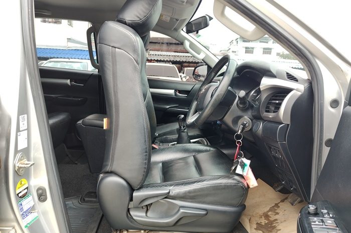 REVO 4WD 2021 2.4E MT DOUBLE CAB SILVER  8644 full