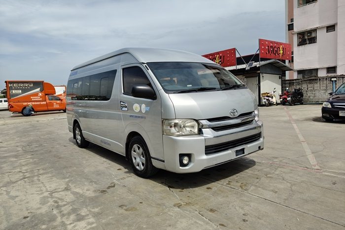 TOYOTA 2WD 2016 3.0 MT COMMUTER SILVER 1410 full