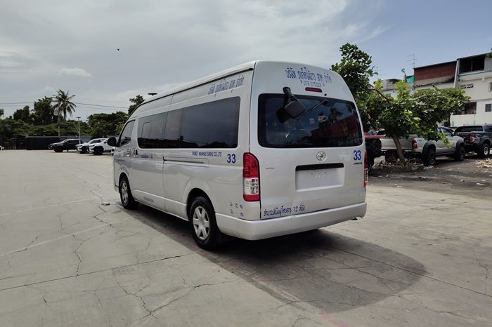 TOYOTA 2WD 2016 3.0 MT COMMUTER SILVER 1410 full