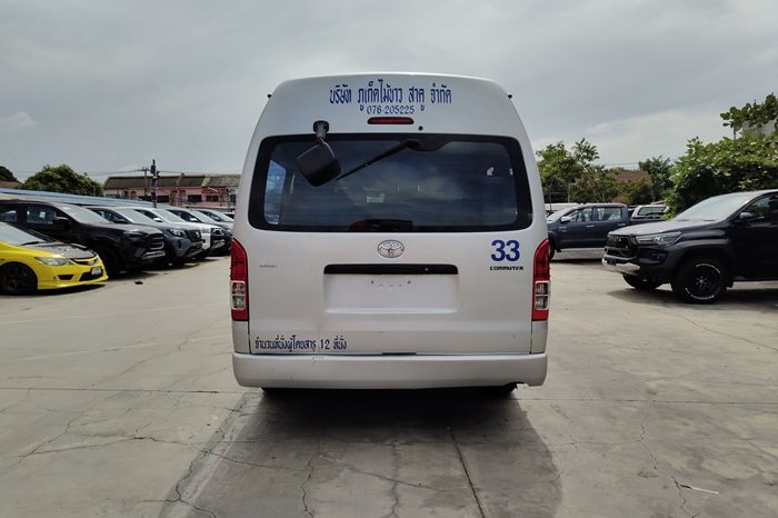 TOYOTA 2WD 2016 3.0 MT COMMUTER SILVER 1410 full
