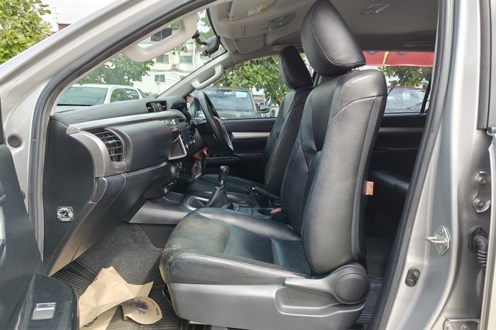 REVO 4WD 2022 2.4E MT DOUBLE CAB SILVER  1650 full