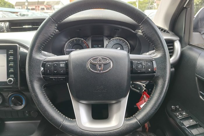 REVO 4WD 2022 2.4E MT DOUBLE CAB SILVER  1650 full