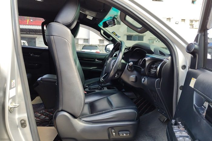 ROCCO 4WD 2018 2.8G AT DOUBLE CAB SILVER  4195 full