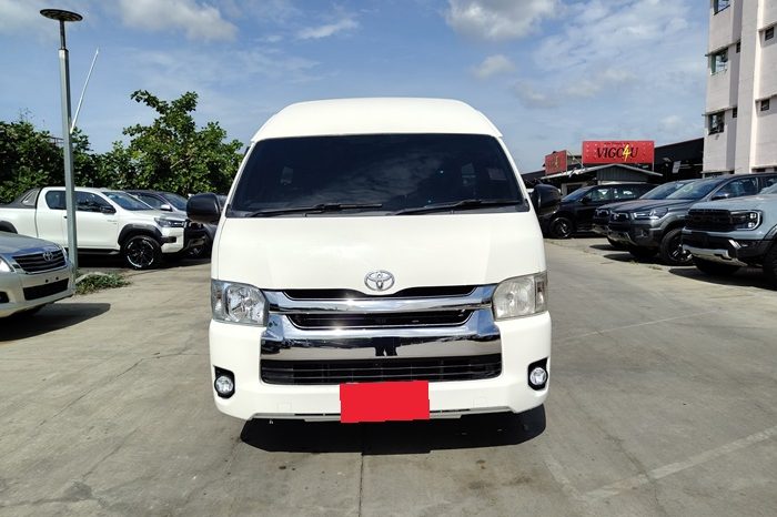 TOYOTA 2WD 2018 3.0 MT COMMUTER WHITE  7097 full