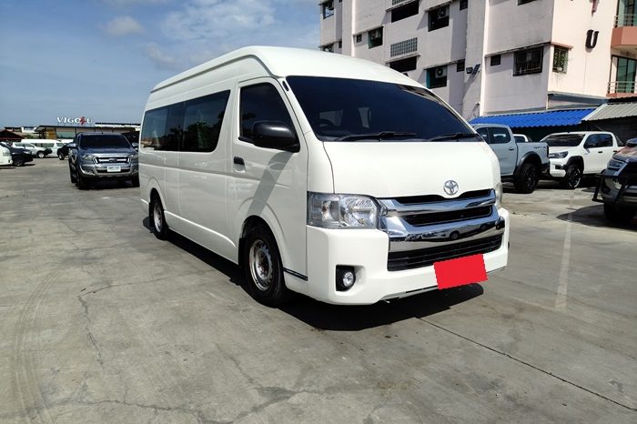 TOYOTA 2WD 2018 3.0 MT COMMUTER WHITE  7097 full