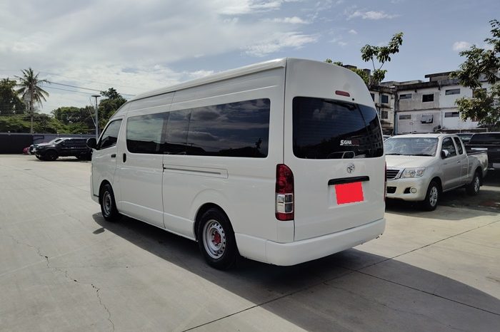 TOYOTA 2WD 2018 3.0 MT COMMUTER WHITE  7097 full