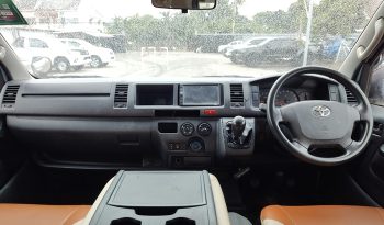 TOYOTA 2WD 2018 3.0 MT COMMUTER SILVER 8477 full